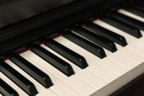 piano tutor video thumb 1.jpg