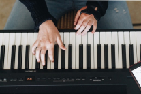 piano tutor video thumb 2.jpg